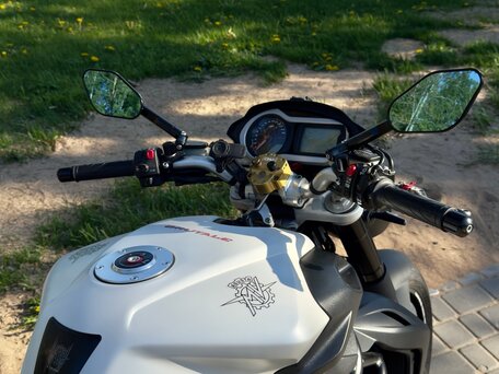 2011 MV Agusta Brutale 920, белый, 555000 рублей, вид 3