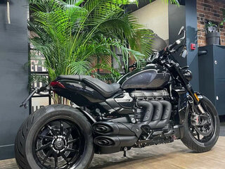 2024 Triumph Rocket 3, чёрный, 3250000 рублей, вид 3