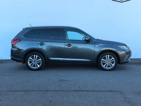 2015 Mitsubishi Outlander III Рестайлинг 2, серый, 1450000 рублей, вид 3