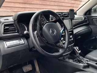 2020 SsangYong Tivoli I Рестайлинг, белый, 1900000 рублей, вид 5