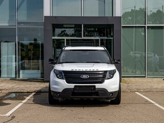 2015 Ford Explorer V, белый, 1695000 рублей, вид 2