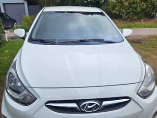 2014 Hyundai Solaris I, белый, 950000 рублей, вид 2