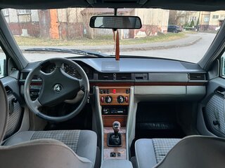 1988 Mercedes-Benz W124 230, чёрный, 359000 рублей, вид 5