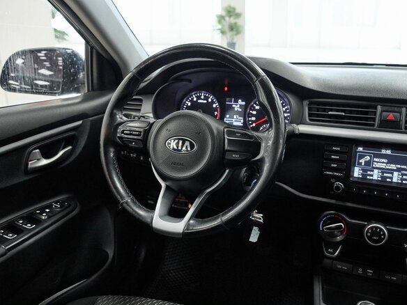 2018 Kia Rio IV, чёрный, 1100000 рублей - вид 12