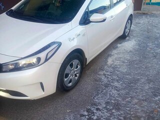 2018 Kia Cerato III Рестайлинг (Classic), белый, 1500000 рублей, вид 1