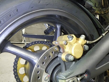 2008 Triumph Street Triple, белый, 449000 рублей, вид 4