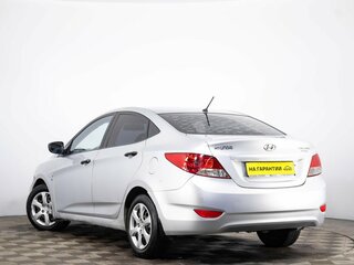 2013 Hyundai Solaris I, серебристый, 749000 рублей, вид 4