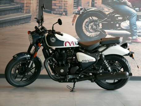 2026 Royal Enfield Shotgun, белый, 741000 рублей, вид 3