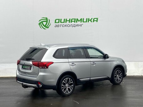 2018 Mitsubishi Outlander III Рестайлинг 2, серебристый, 1958000 рублей, вид 5