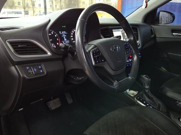 2018 Hyundai Solaris II, синий, 1500000 рублей - вид 9