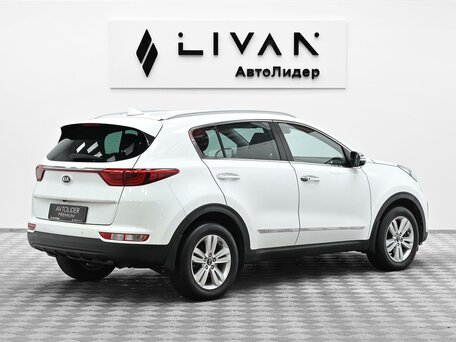 2017 Kia Sportage IV, белый, 1605000 рублей, вид 4