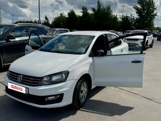 2018 Volkswagen Polo V Рестайлинг, белый, 799000 рублей, вид 1