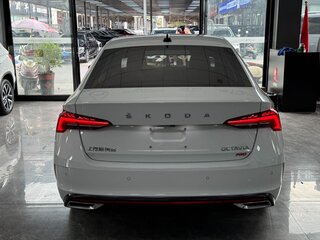 2023 Skoda Octavia IV (A8), белый, 2240000 рублей, вид 5