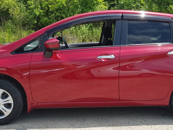 2020 Nissan Note II Рестайлинг, красный, 1300000 рублей - вид 2