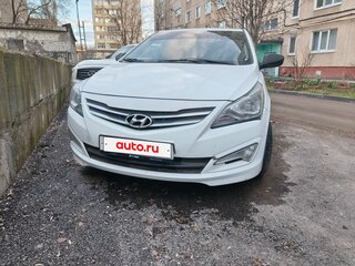 2015 Hyundai Solaris I Рестайлинг, белый, 650000 рублей, вид 2