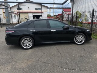 2019 Toyota Camry VIII (XV70), чёрный, 2550000 рублей, вид 2