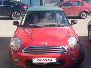 2013 Mini Hatch Cooper II (R56) Рестайлинг, красный, 700000 рублей, вид 1