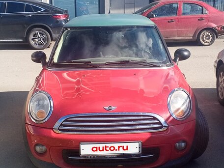 2013 Mini Hatch Cooper II (R56) Рестайлинг, красный, 700000 рублей, вид 1