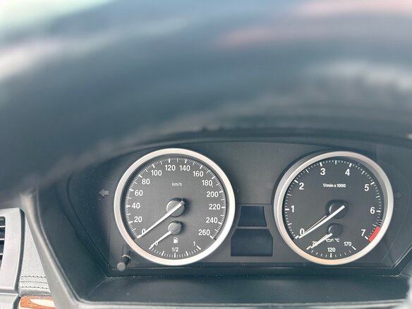 2008 BMW X6 50i 6-speed I (E71), красный, 1355000 рублей - вид 19