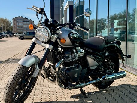 2026 Royal Enfield Super Meteor, серый, 773000 рублей, вид 4