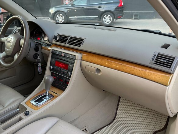 2007 Audi A4 III (B7), чёрный - вид 23