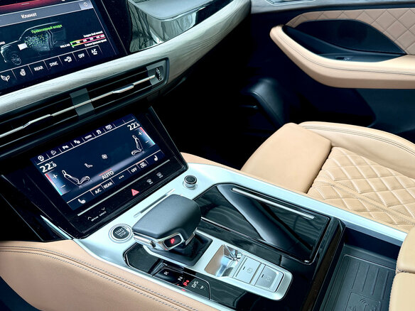 2023 Audi Q6 50 TFSI, чёрный, 6900000 рублей - вид 19