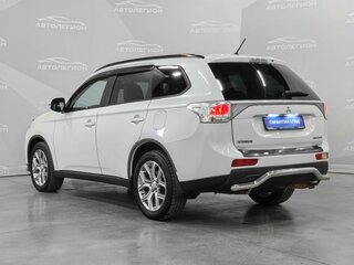 2012 Mitsubishi Outlander III, белый, 1300000 рублей, вид 3
