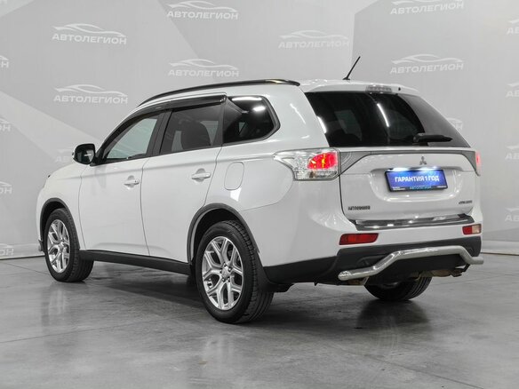 2012 Mitsubishi Outlander III, белый, 1249000 рублей - вид 2