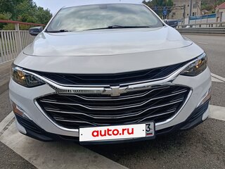 2019 Chevrolet Malibu IX Рестайлинг, белый, 1500000 рублей, вид 3