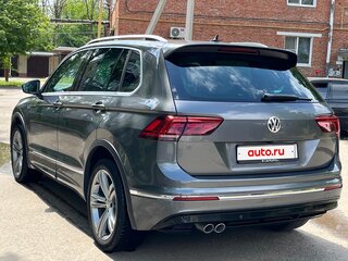 2019 Volkswagen Tiguan II, серый, 3199999 рублей, вид 4