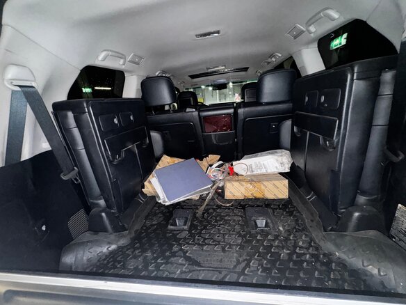 2012 Lexus LX 570 III Рестайлинг, серебристый, 6500000 рублей - вид 20