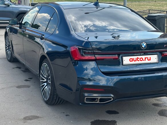 2014 BMW 7 серии 750i xDrive V (F01/F02/F04) Рестайлинг, синий, 2300000 рублей - вид 4