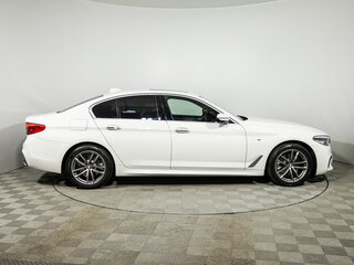 2018 BMW 5 серии 520d xDrive VII (G30/G31/G38), белый, 2649900 рублей, вид 4