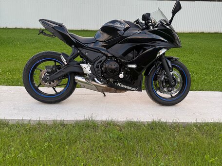 2018 Kawasaki Ninja 650, чёрный, 670000 рублей, вид 2