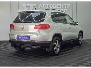 2014 Volkswagen Tiguan I Рестайлинг, серебристый, 1435000 рублей, вид 2
