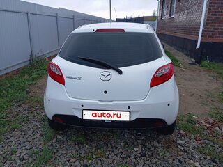 2012 Mazda 2 II Рестайлинг (DE2), белый, 750000 рублей, вид 4