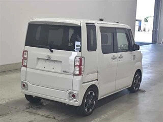 2019 Daihatsu Wake I, белый, 637000 рублей, вид 4