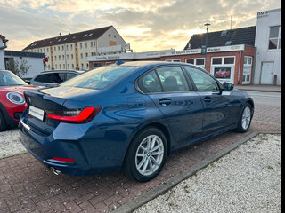 2024 BMW 3 серии 318i VII (G2x) Рестайлинг, синий, 4310659 рублей, вид 2