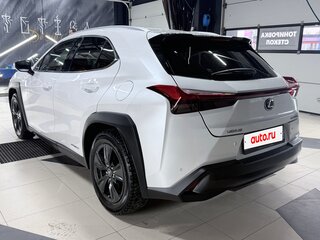 2020 Lexus UX 250h I, белый, 3300000 рублей, вид 4