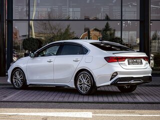2022 Kia Cerato IV Рестайлинг, белый, 2095000 рублей, вид 4