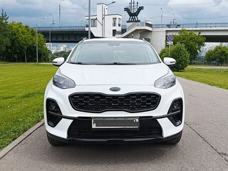 2021 Kia Sportage IV Рестайлинг, белый, 2029000 рублей, вид 3