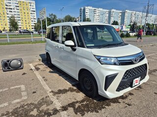 2022 Toyota Roomy I Рестайлинг, белый, 850000 рублей, вид 1