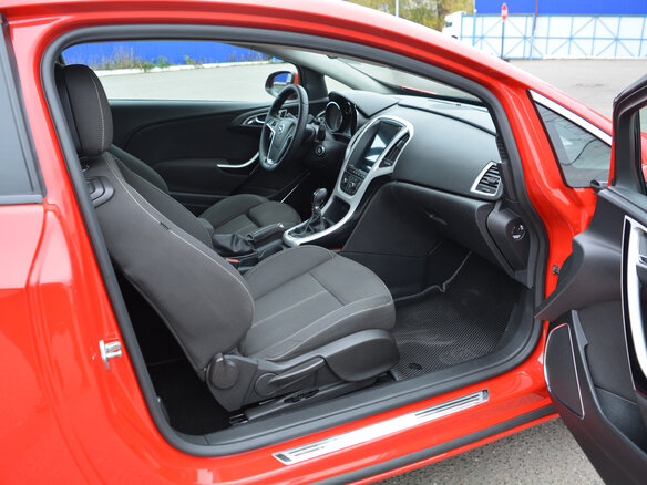2012 Opel Astra GTC J Рестайлинг, красный - вид 9