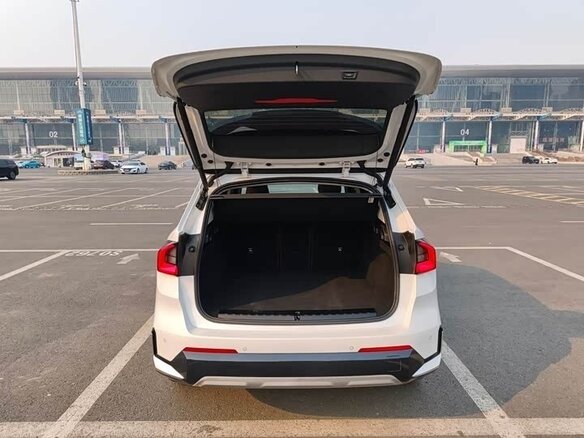2025 BMW X1 Long 20Li sDrive III (U11/U12), белый, 3570000 рублей - вид 19