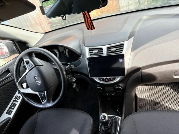 2013 Hyundai Solaris I, чёрный - вид 8