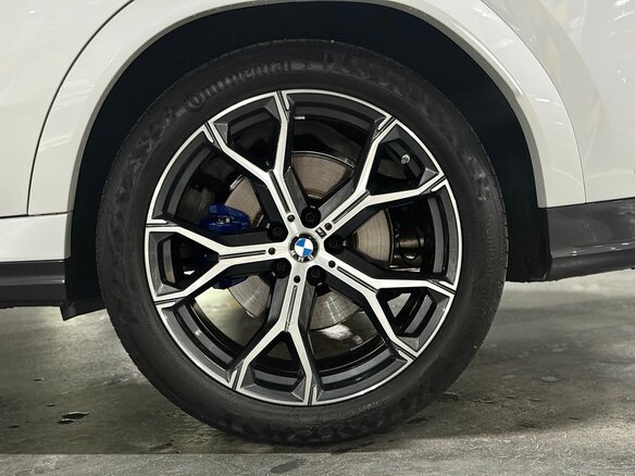 2024 BMW X6 30d III (G06) Рестайлинг, белый, 11700000 рублей - вид 25