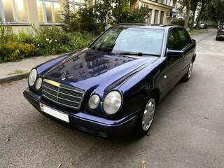 1998 Mercedes-Benz E-Класс 280 II (W210, S210), синий, 1050000 рублей, вид 1