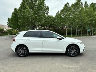 2022 Volkswagen Golf VIII, белый, 1730000 рублей, вид 4