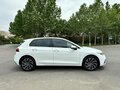 2022 Volkswagen Golf VIII, белый - вид 3