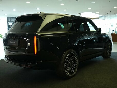 2024 Land Rover Range Rover P615 MHEV Long V, чёрный, 26000000 рублей, вид 2